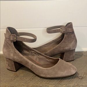 ROCKPORT Taupe suede/nubuck Novalie ankle strap pump. Comfort brand! Size 10